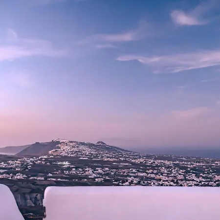 Villa Santorini Vista Legacy Retreat - Live The History, Wake To The View Pýrgos