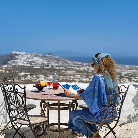 Santorini Vista Legacy Retreat - Live The History, Wake To The View Pýrgos