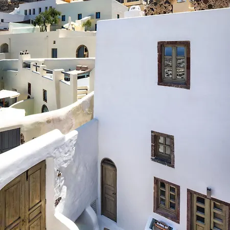Villa Santorini Vista Legacy Retreat - Live The History, Wake To The View