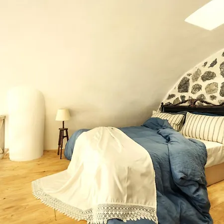 Santorini Vista Legacy Retreat - Live The History, Wake To The View