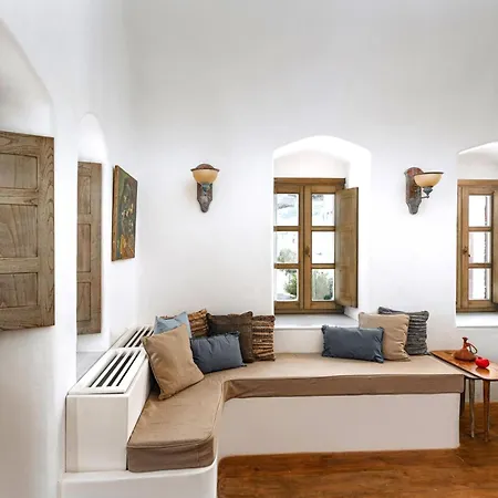 Villa Santorini Vista Legacy Retreat - Live The History, Wake To The View *
