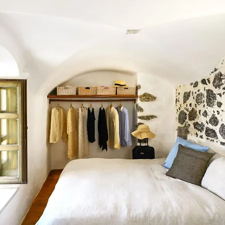 Santorini Vista Legacy Retreat - Live The History, Wake To The View