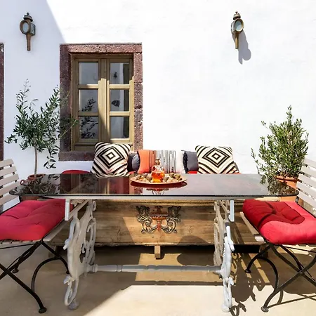 Santorini Vista Legacy Retreat - Live The History, Wake To The View *